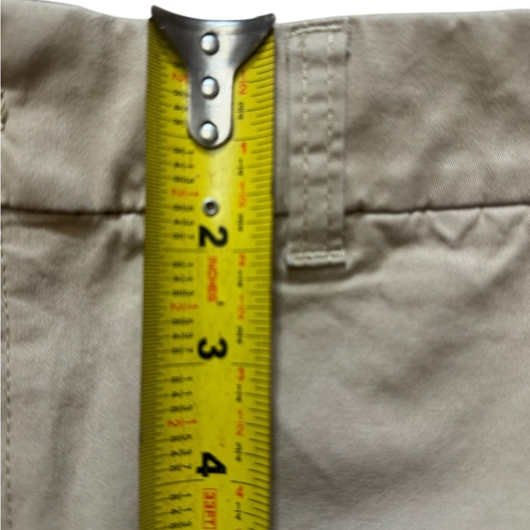 Tommy Hilfiger Classic Stretch Shorts Womens Sz 14 Flat Front Chino Below waist - Picture 9 of 16